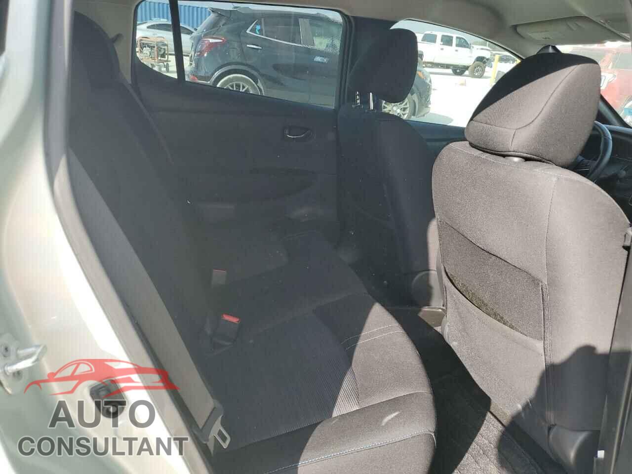 NISSAN LEAF 2018 - 1N4AZ1CP4JC309601