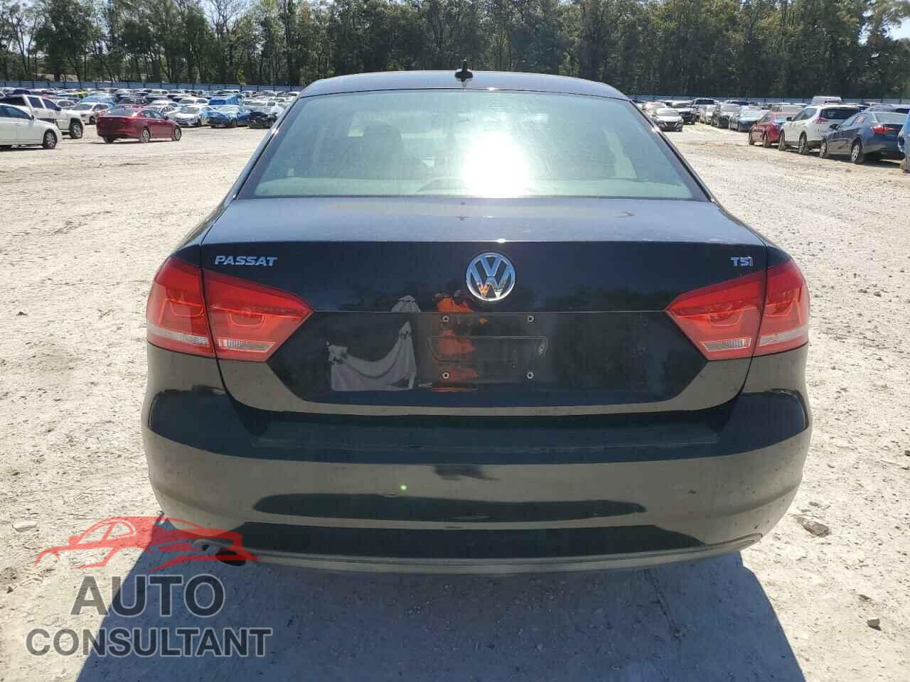 VOLKSWAGEN PASSAT 2015 - 1VWAT7A35FC037112