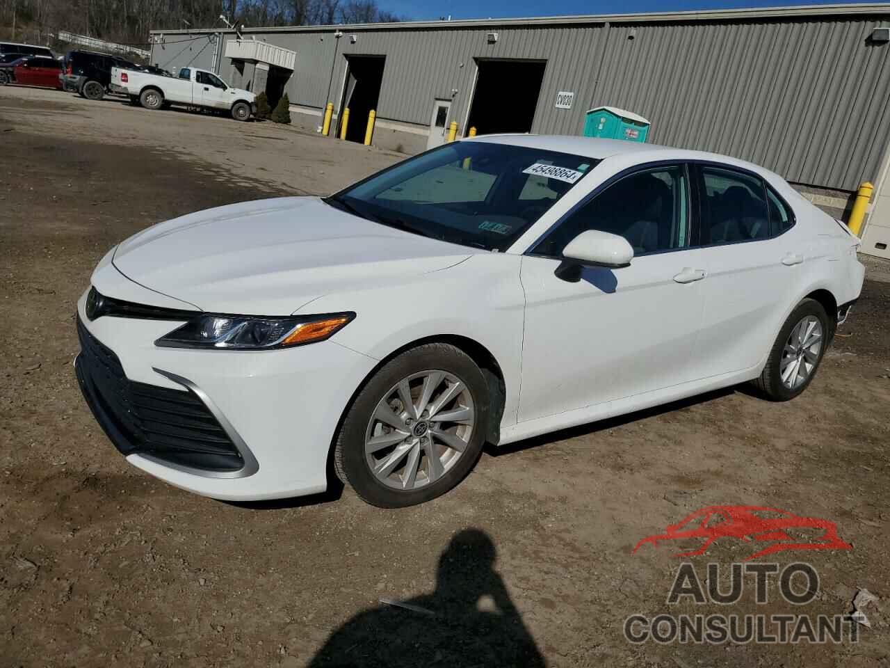 TOYOTA CAMRY 2022 - 4T1C11AK6NU684855
