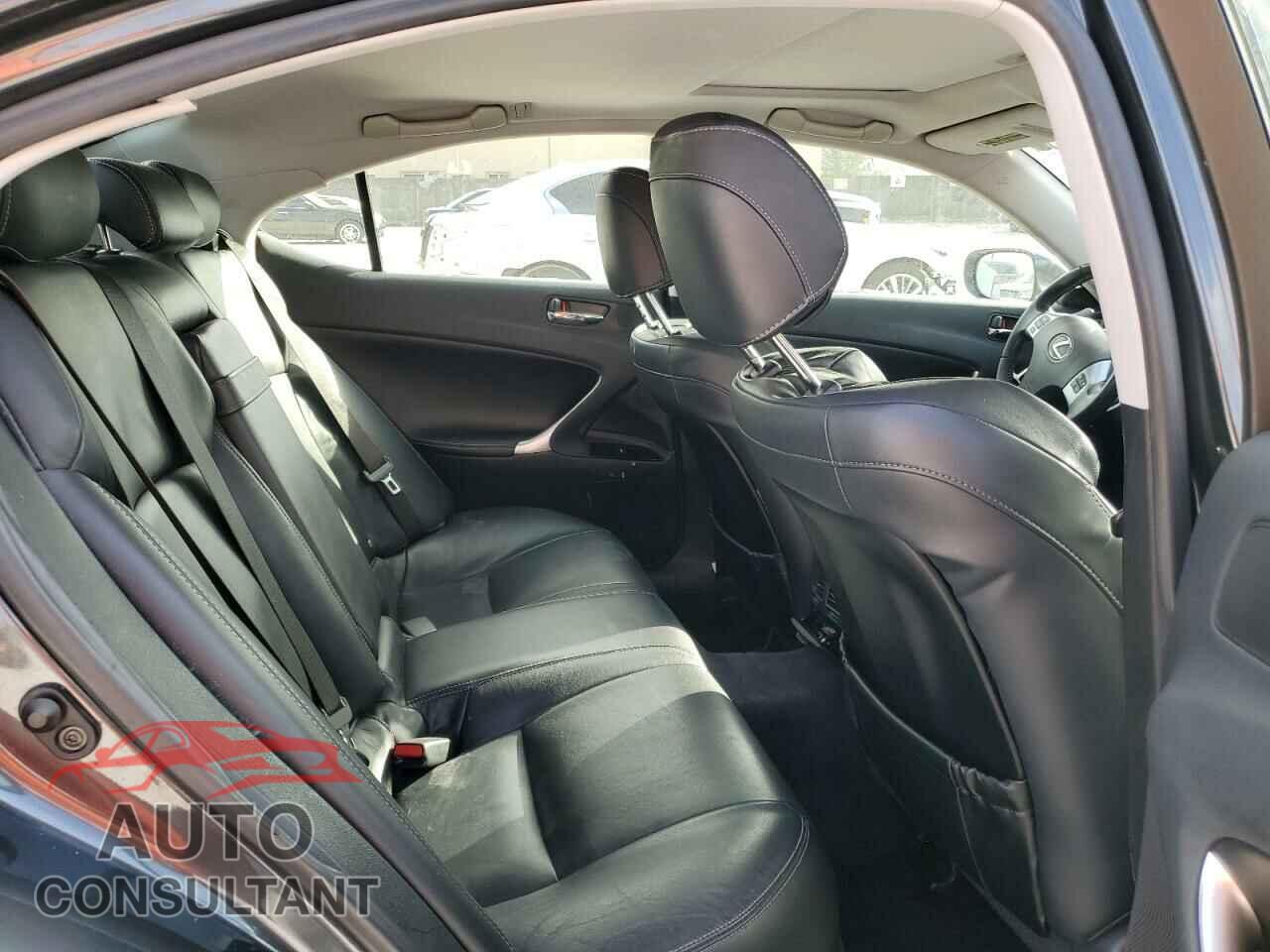 LEXUS IS 2011 - JTHBF5C23B5139352