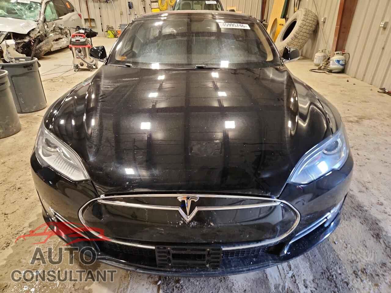 TESLA MODEL S 2013 - 5YJSA1AC3DFP11171