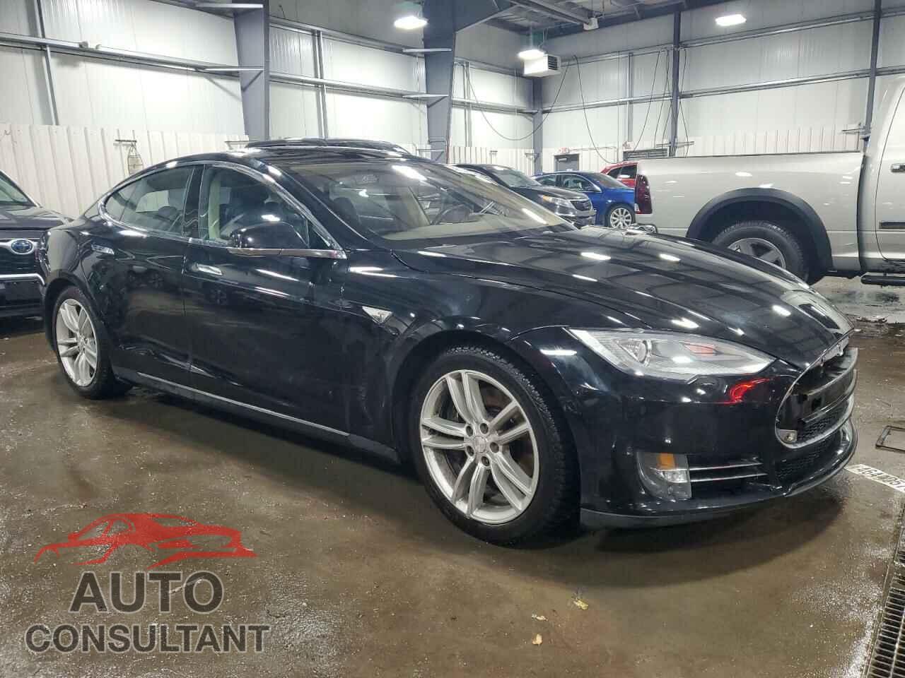 TESLA MODEL S 2013 - 5YJSA1CG6DFP03677