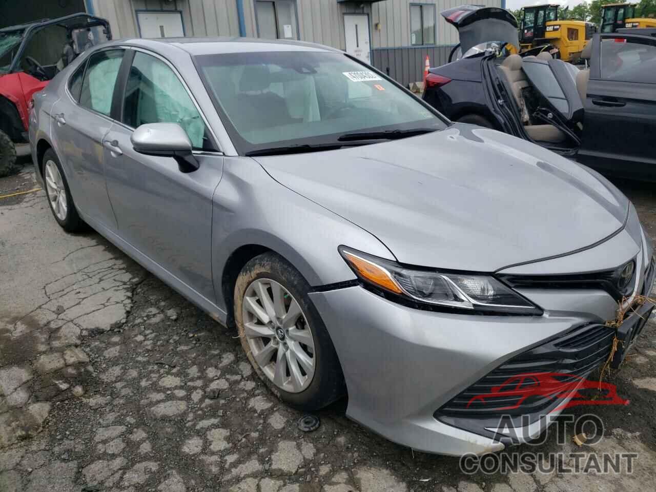 TOYOTA CAMRY 2018 - 4T1B11HK3JU677616