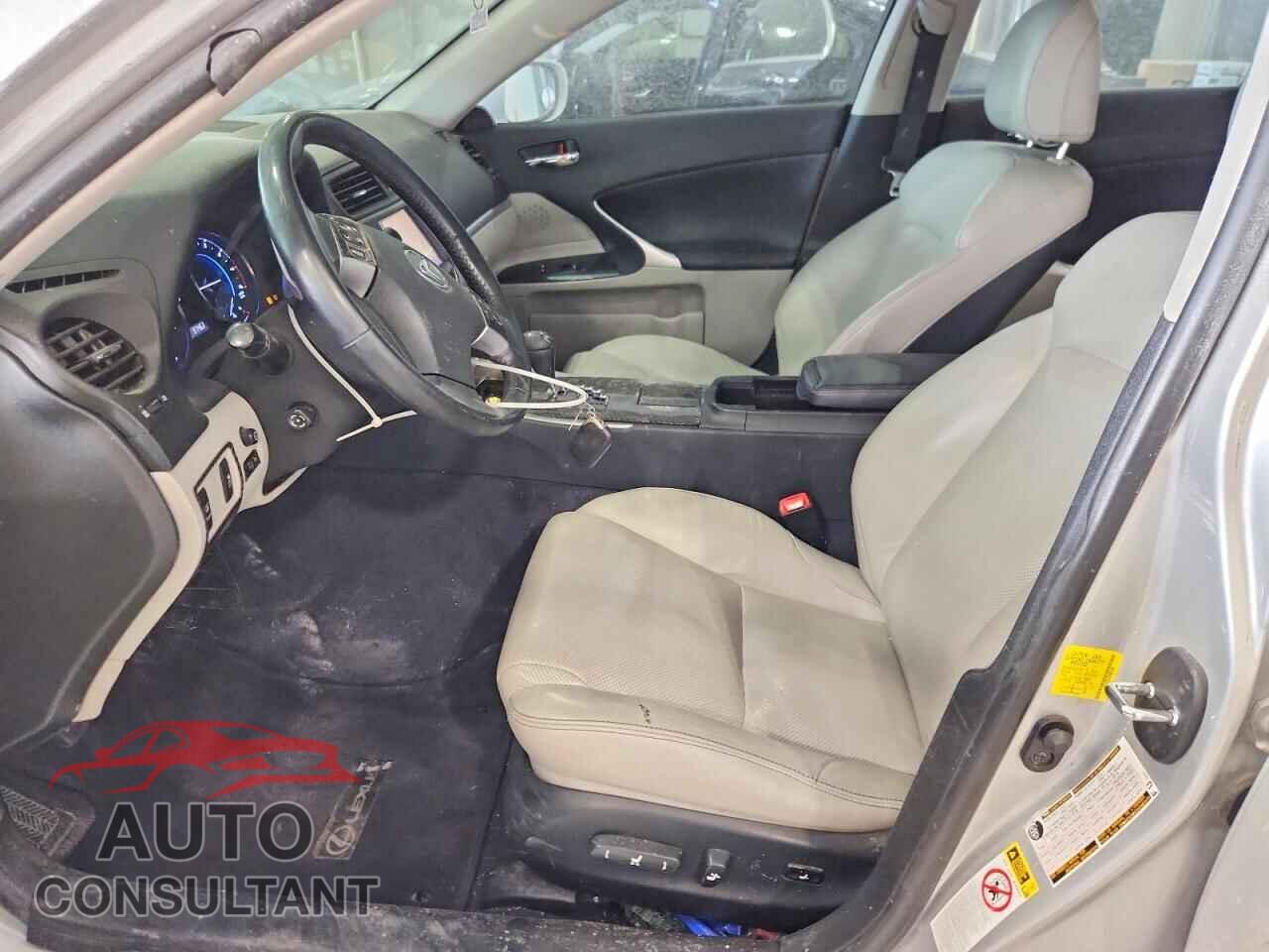 LEXUS IS 2013 - JTHCF5C25D5061860