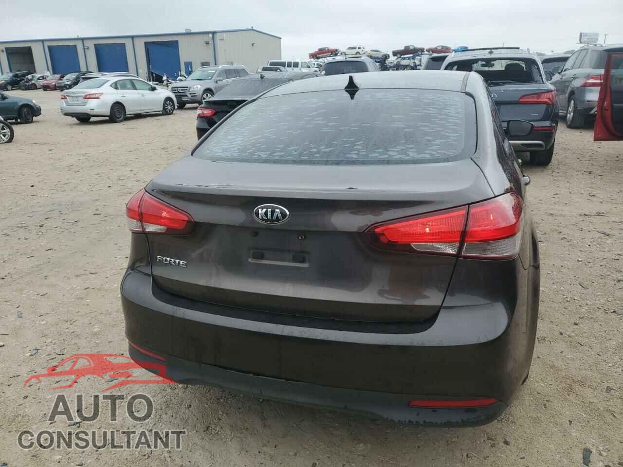 KIA FORTE 2017 - 3KPFK4A71HE013298