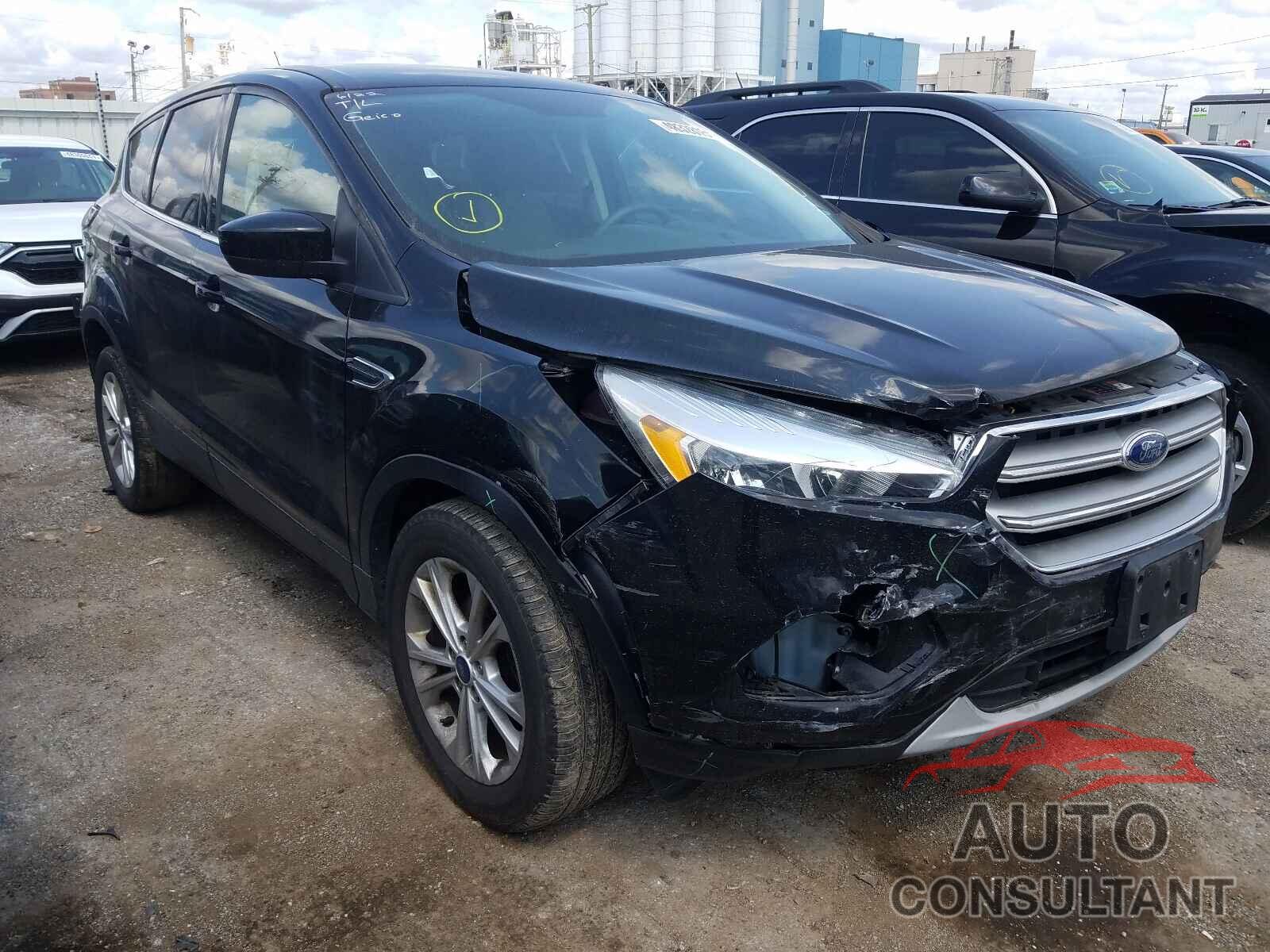 FORD ESCAPE 2017 - 1FMCU0GD5HUA37894