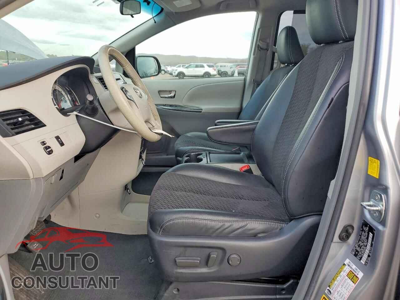 TOYOTA SIENNA 2011 - 5TDXK3DC3BS068808