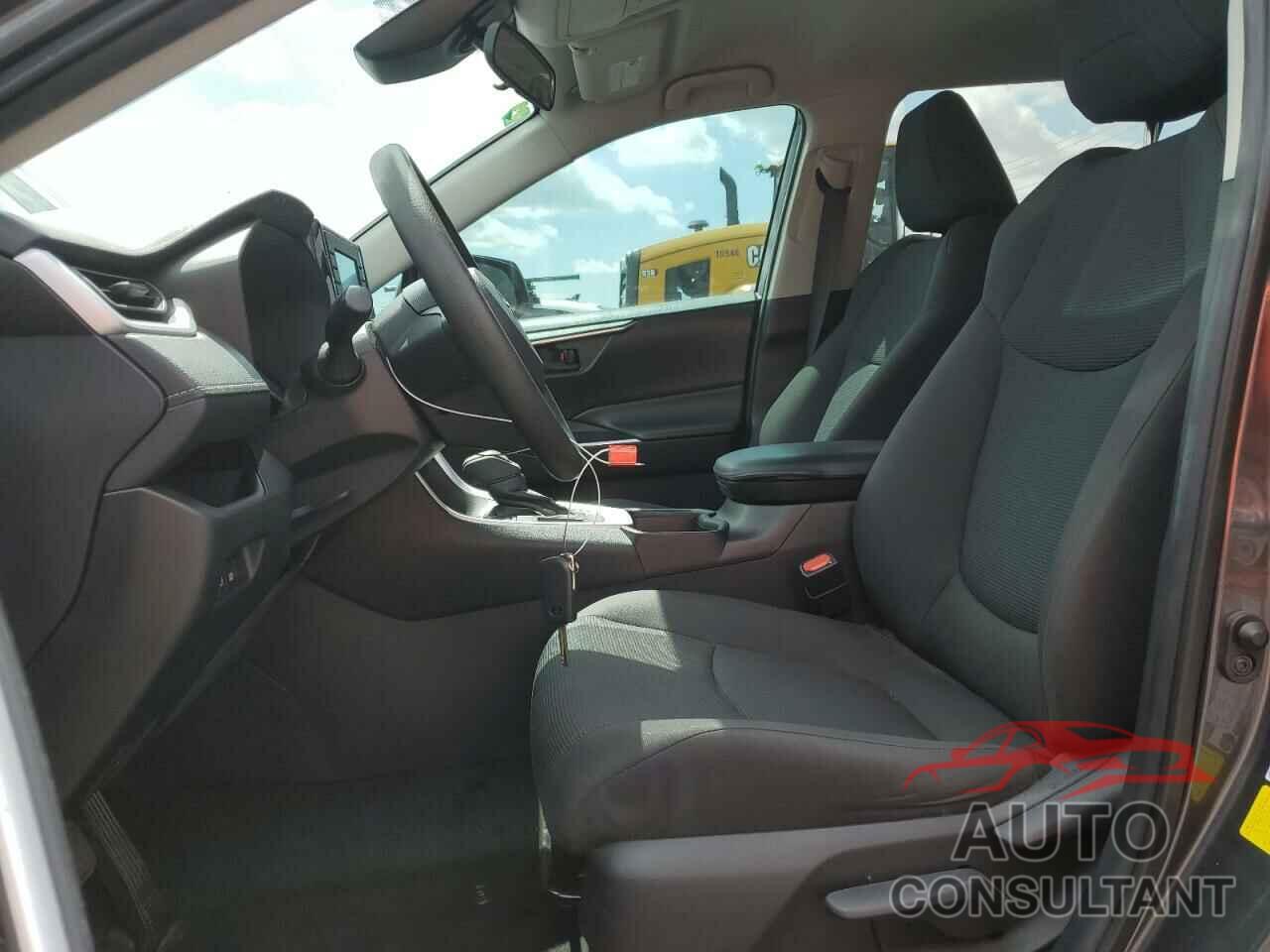 TOYOTA RAV4 2021 - 2T3H1RFVXMC131592