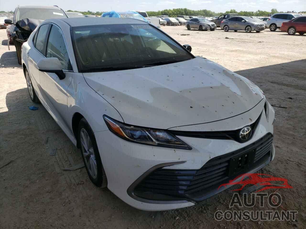 TOYOTA CAMRY 2022 - 4T1C11AK6NU676500