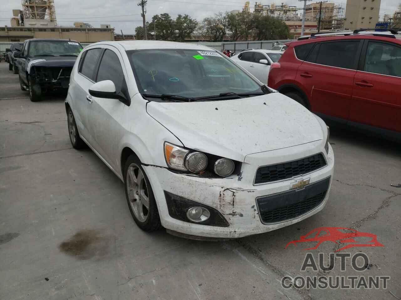 CHEVROLET SONIC 2016 - 1G1JE6SB6G4143294