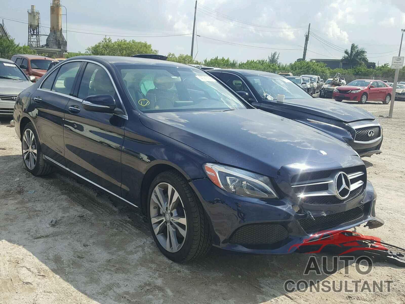 MERCEDES-BENZ C300 2015 - 55SWF4KB3FU014773