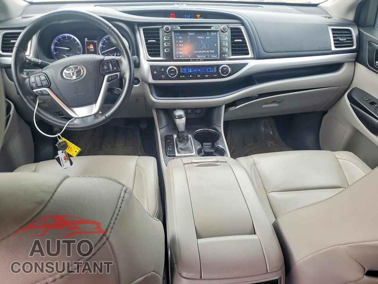 TOYOTA HIGHLANDER 2018 - 5TDKZRFH3JS540778