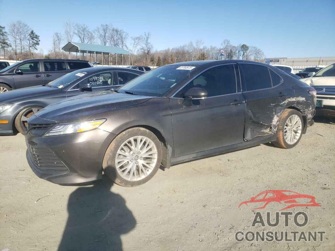 TOYOTA CAMRY 2018 - 4T1B11HK6JU027677