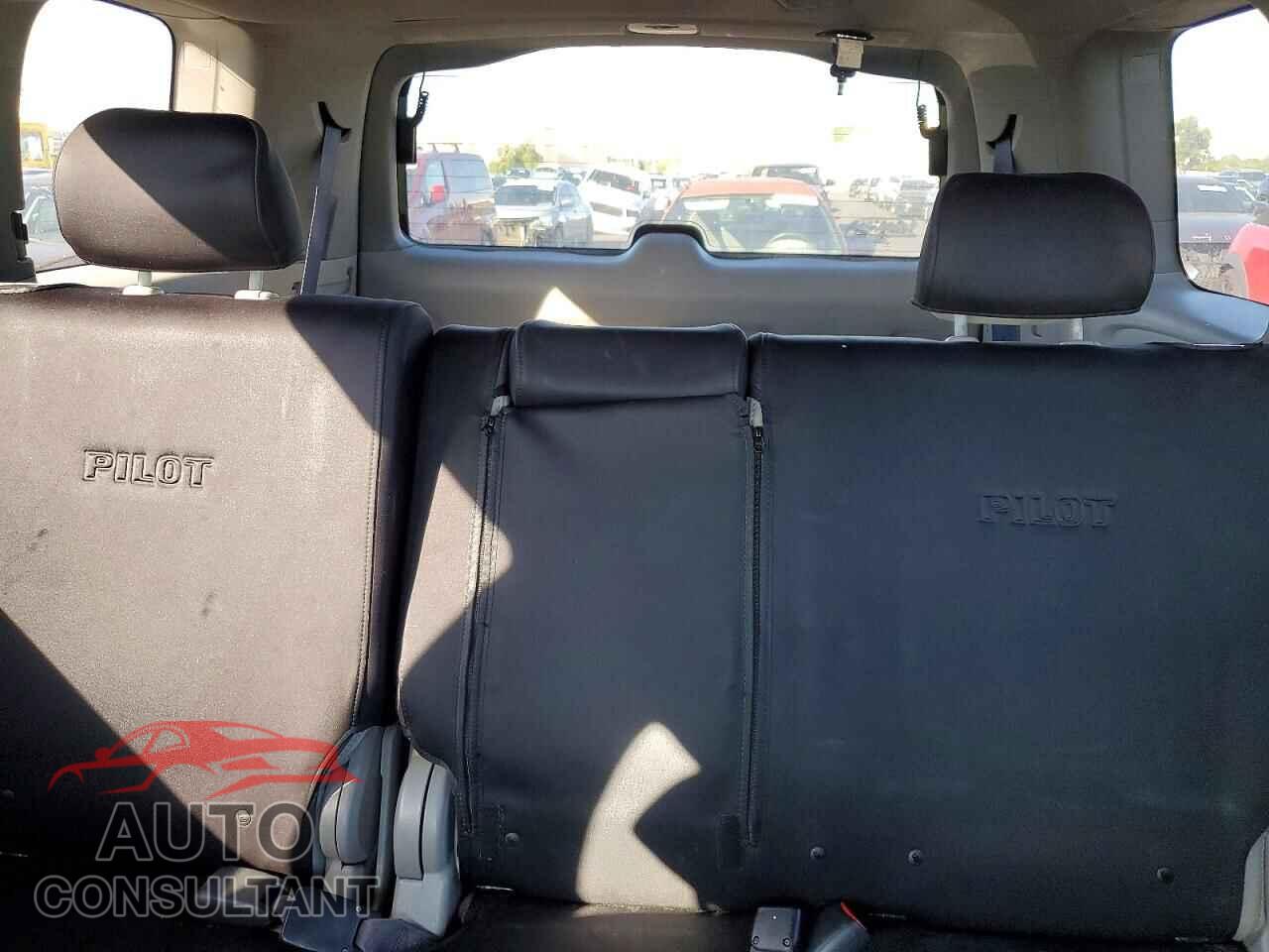 HONDA PILOT 2011 - 5FNYF3H26BB030164