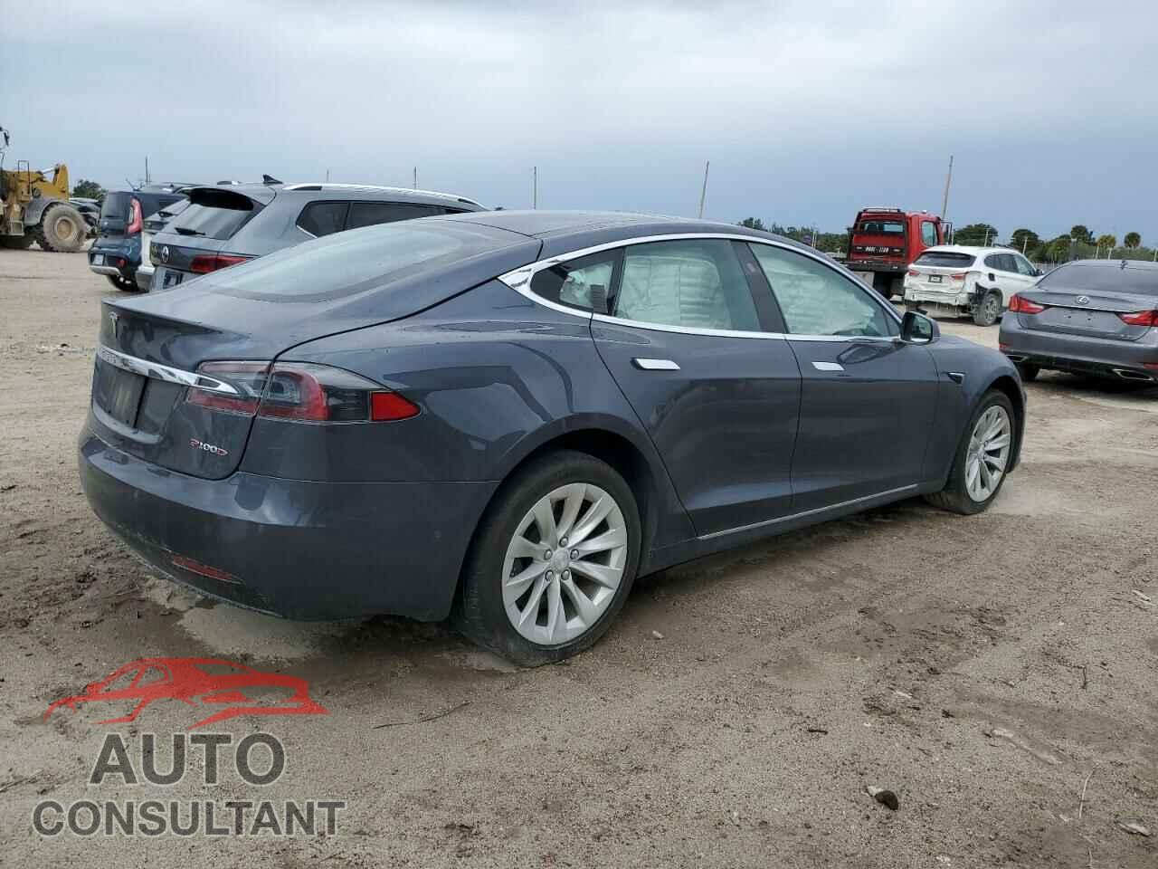 TESLA MODEL S 2018 - 5YJSA1E26JF261836