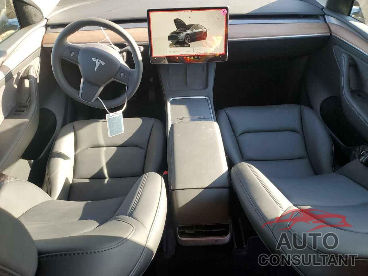 TESLA MODEL Y 2025 - 7SAYGDEE3SF241696