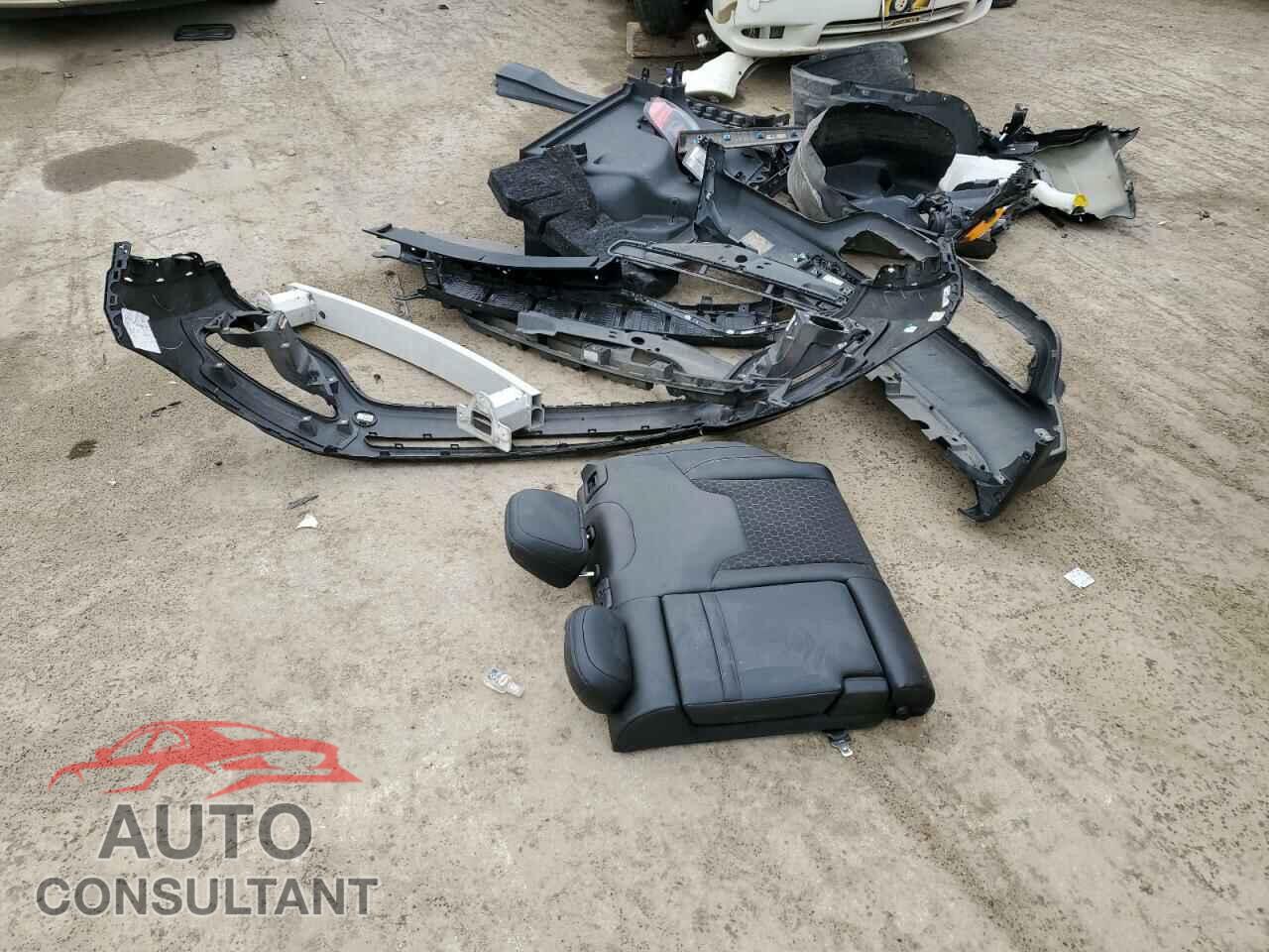 JEEP COMPASS 2018 - 3C4NJDBB5JT135407