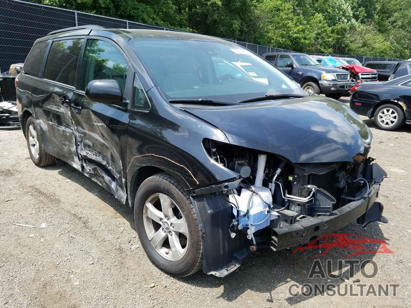 TOYOTA SIENNA 2018 - 5TDKZ3DC9JS908904