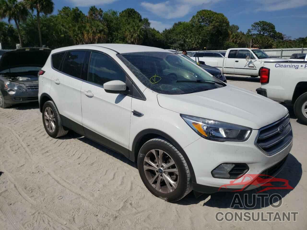 FORD ESCAPE 2017 - 1FMCU0GD6HUF09195