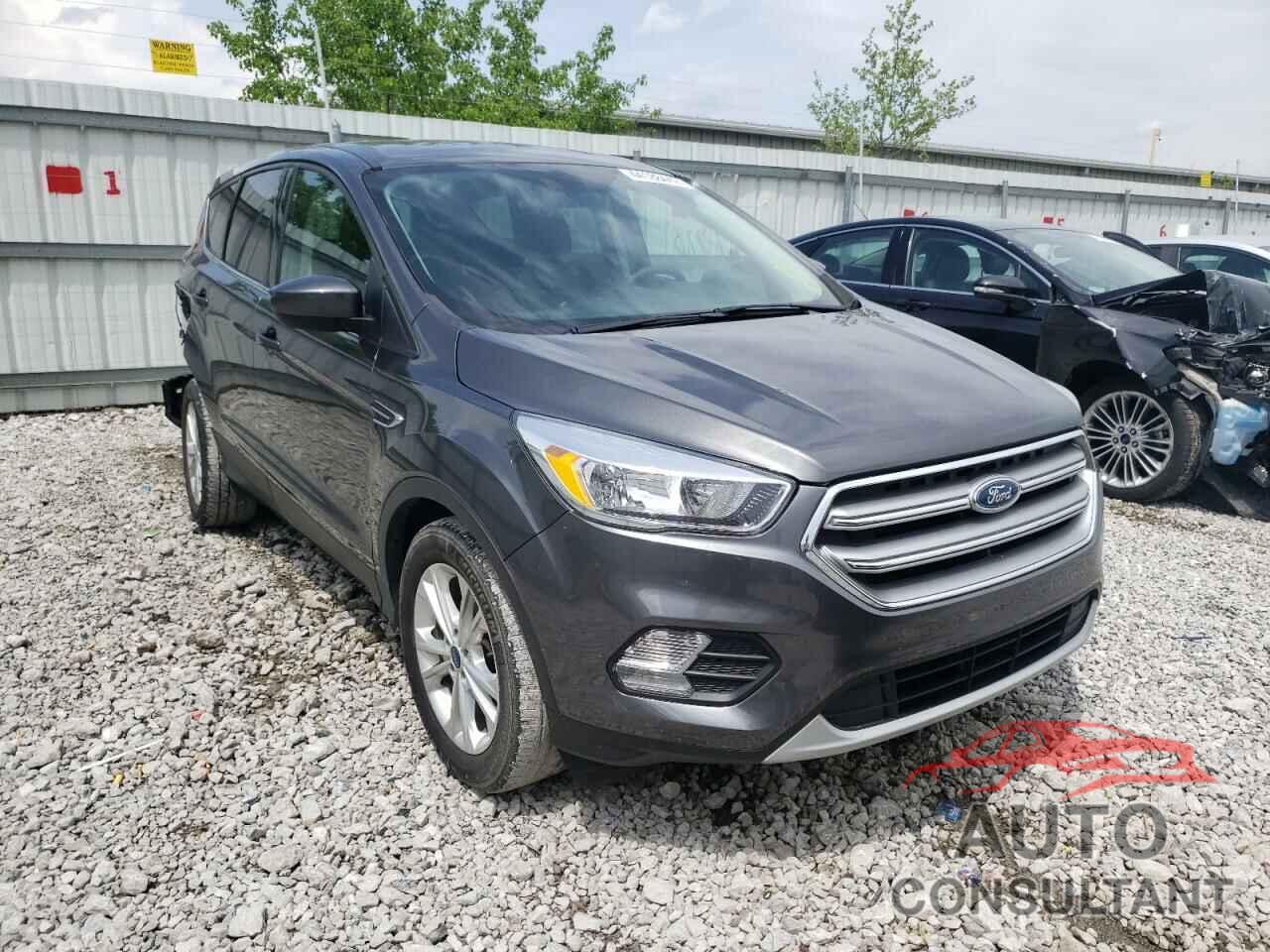 FORD ESCAPE 2017 - 1FMCU0GD8HUC62701