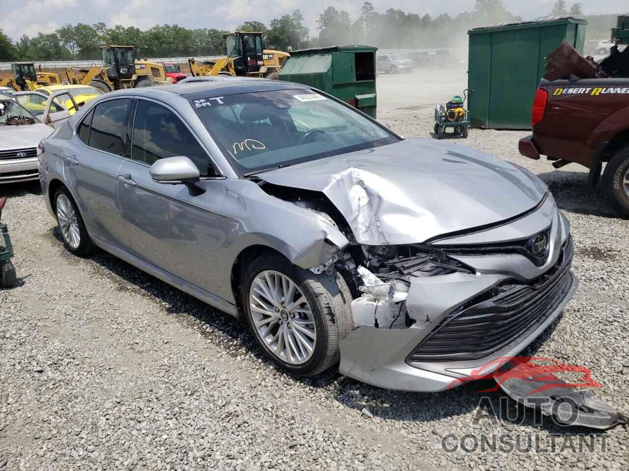 TOYOTA CAMRY 2018 - 4T1B11HK8JU136190
