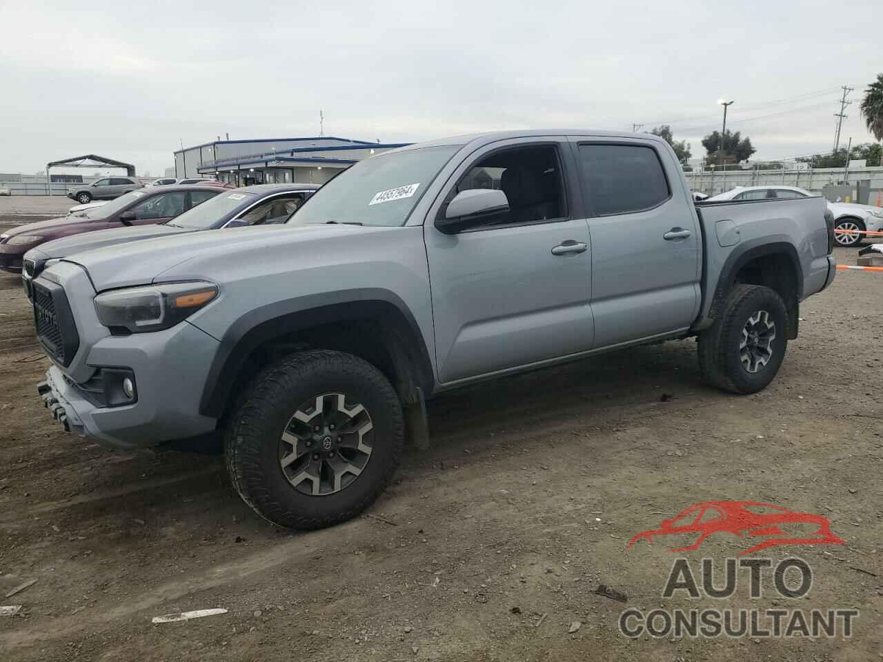 TOYOTA TACOMA 2018 - 3TMCZ5AN1JM183269