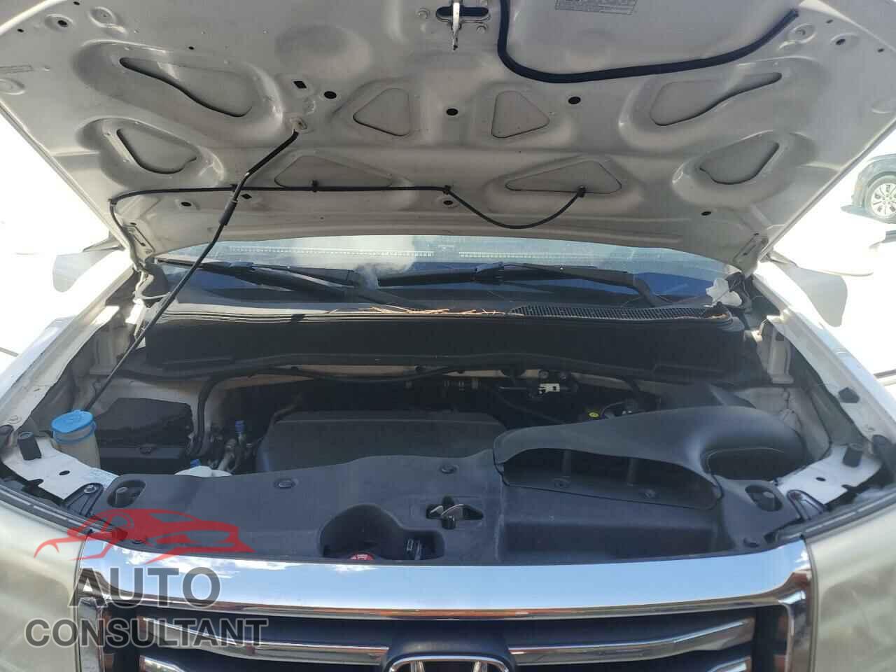 HONDA PILOT 2013 - 5FNYF3H96DB008519