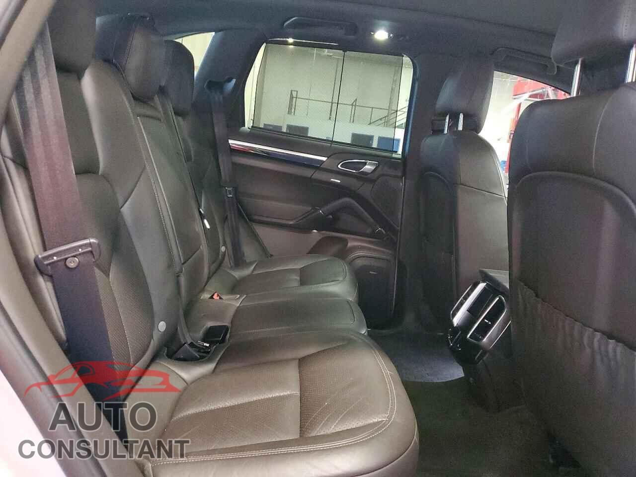 PORSCHE CAYENNE 2017 - WP1AE2A23HLA74720