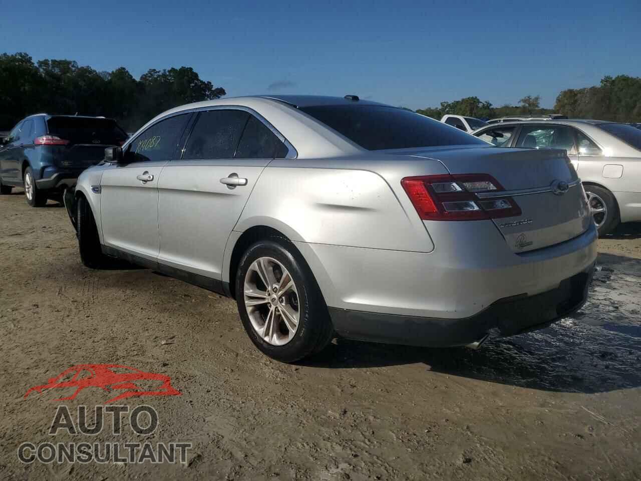 FORD TAURUS 2018 - 1FAHP2D89JG103815