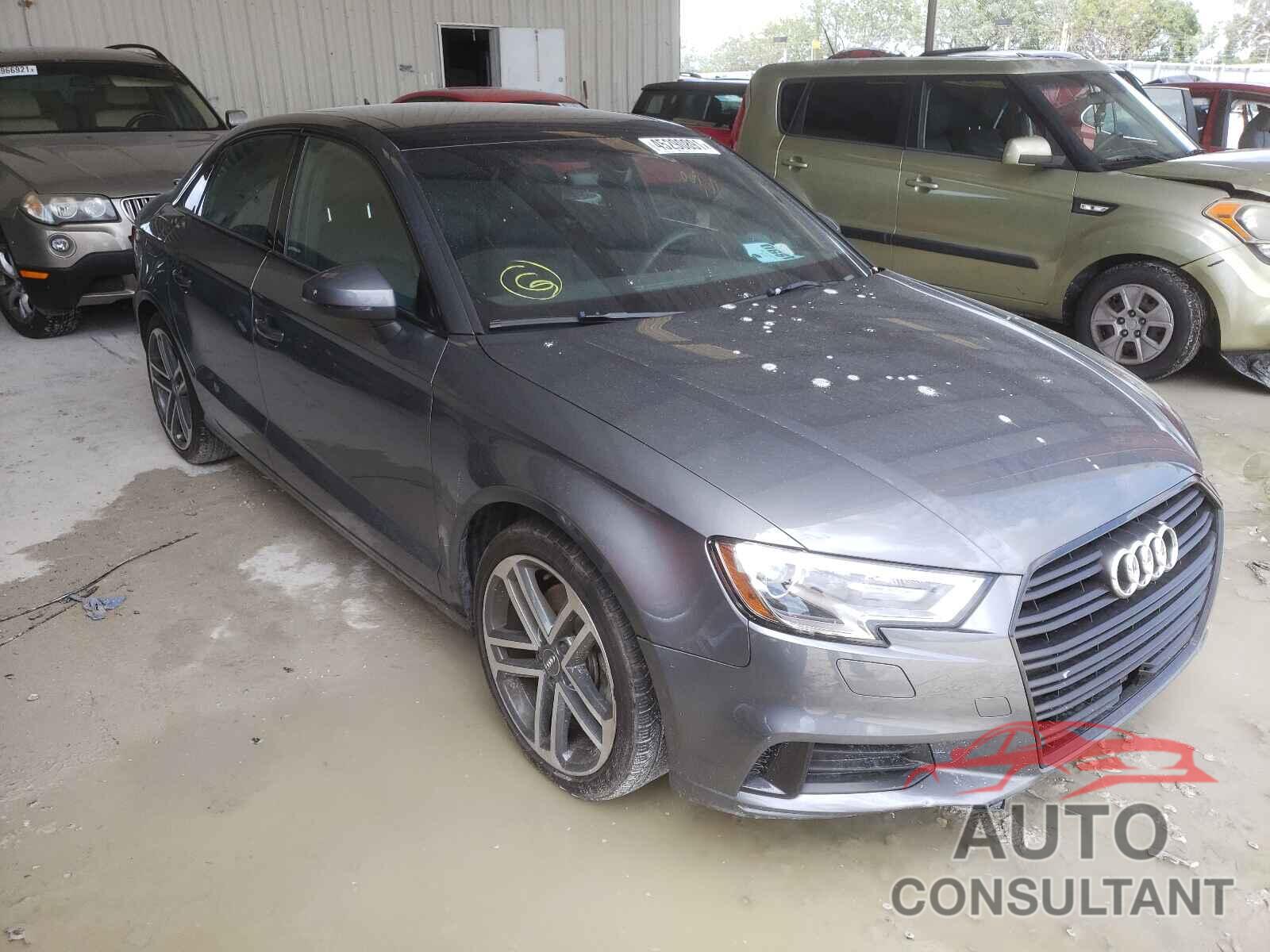 AUDI A3 2019 - WAUAUGFF8KA085256