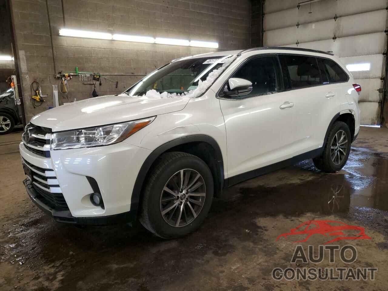 TOYOTA HIGHLANDER 2019 - 5TDJZRFH3KS599729