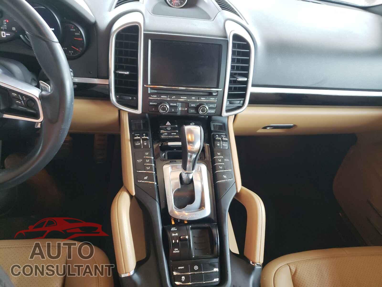 PORSCHE CAYENNE 2016 - WP1AA2A20GKA12806