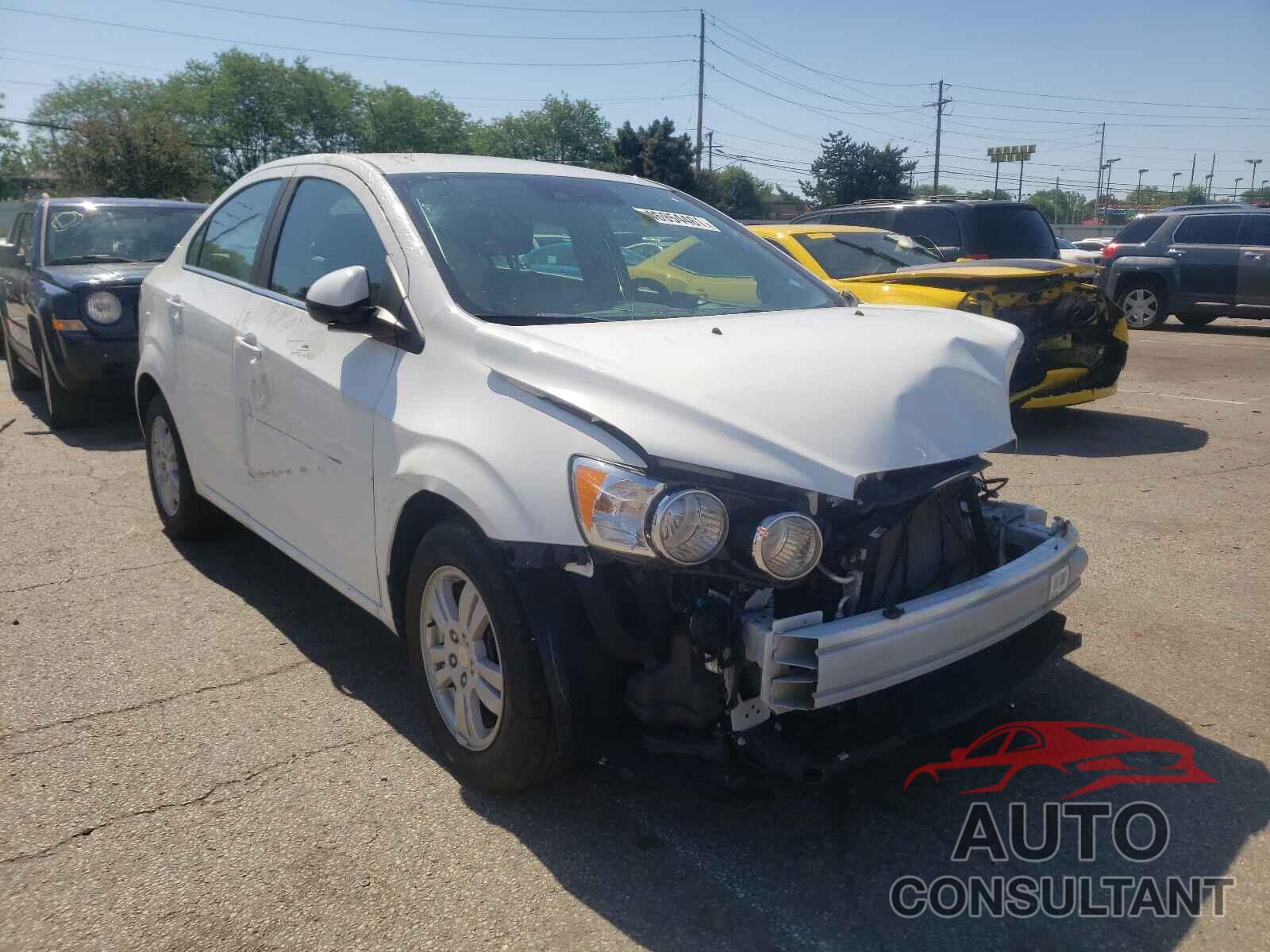 CHEVROLET SONIC 2016 - 1G1JC5SH0G4162427