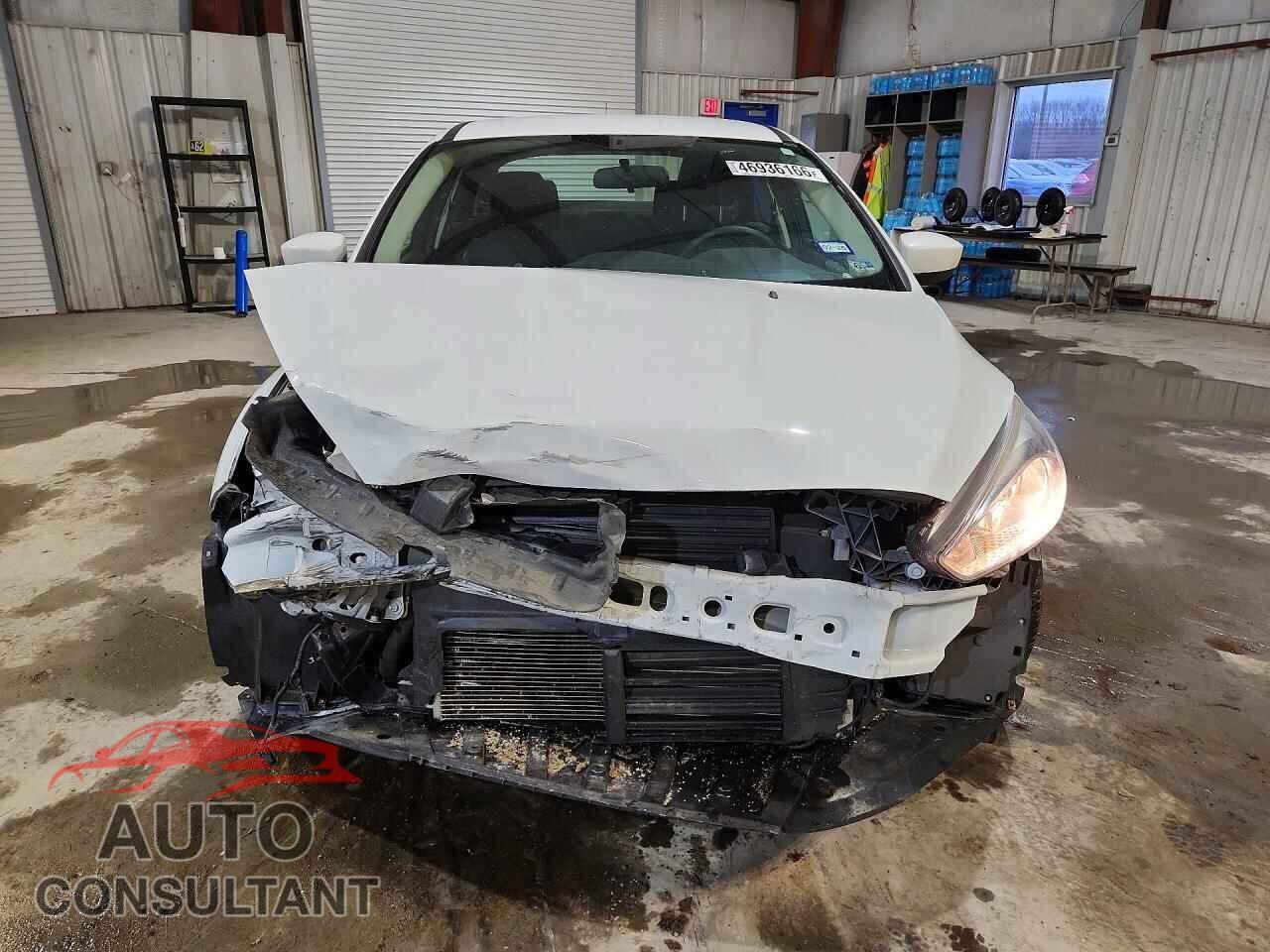 FORD FOCUS 2018 - 1FADP3F22JL214971