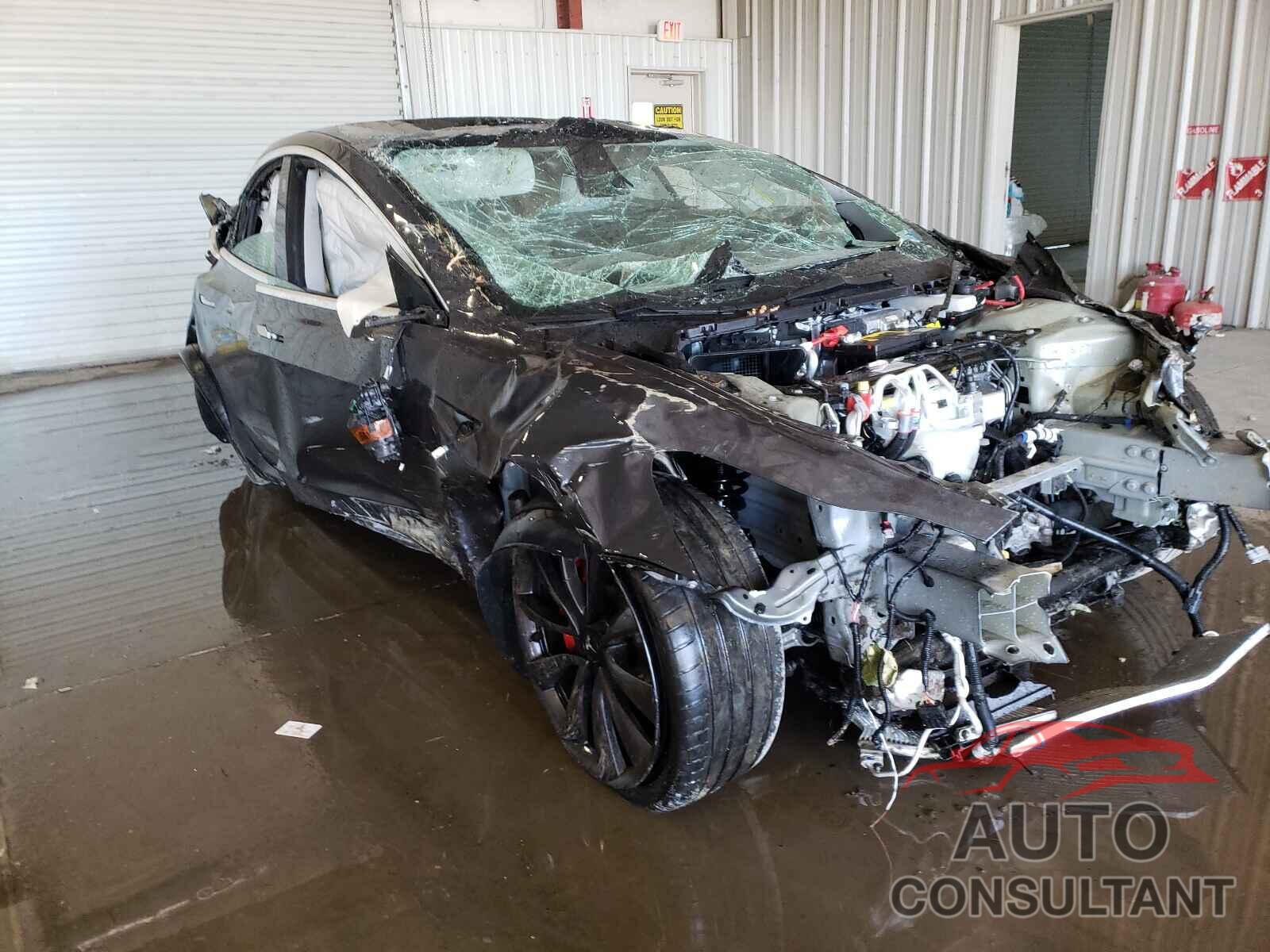 TESLA MODEL 3 2020 - 5YJ3E1EC2LF800229
