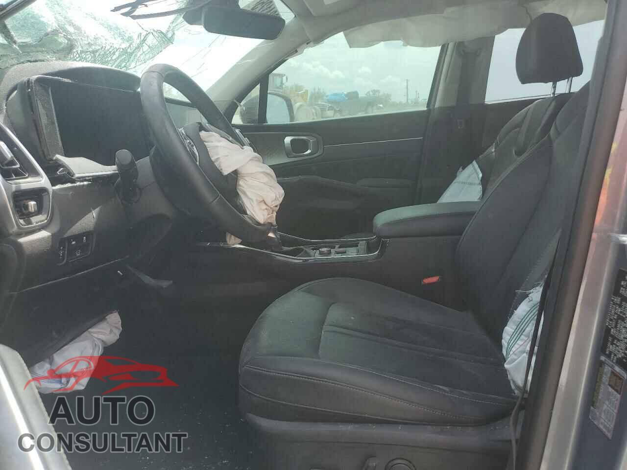 KIA SORENTO 2023 - 5XYRK4LF5PG166057