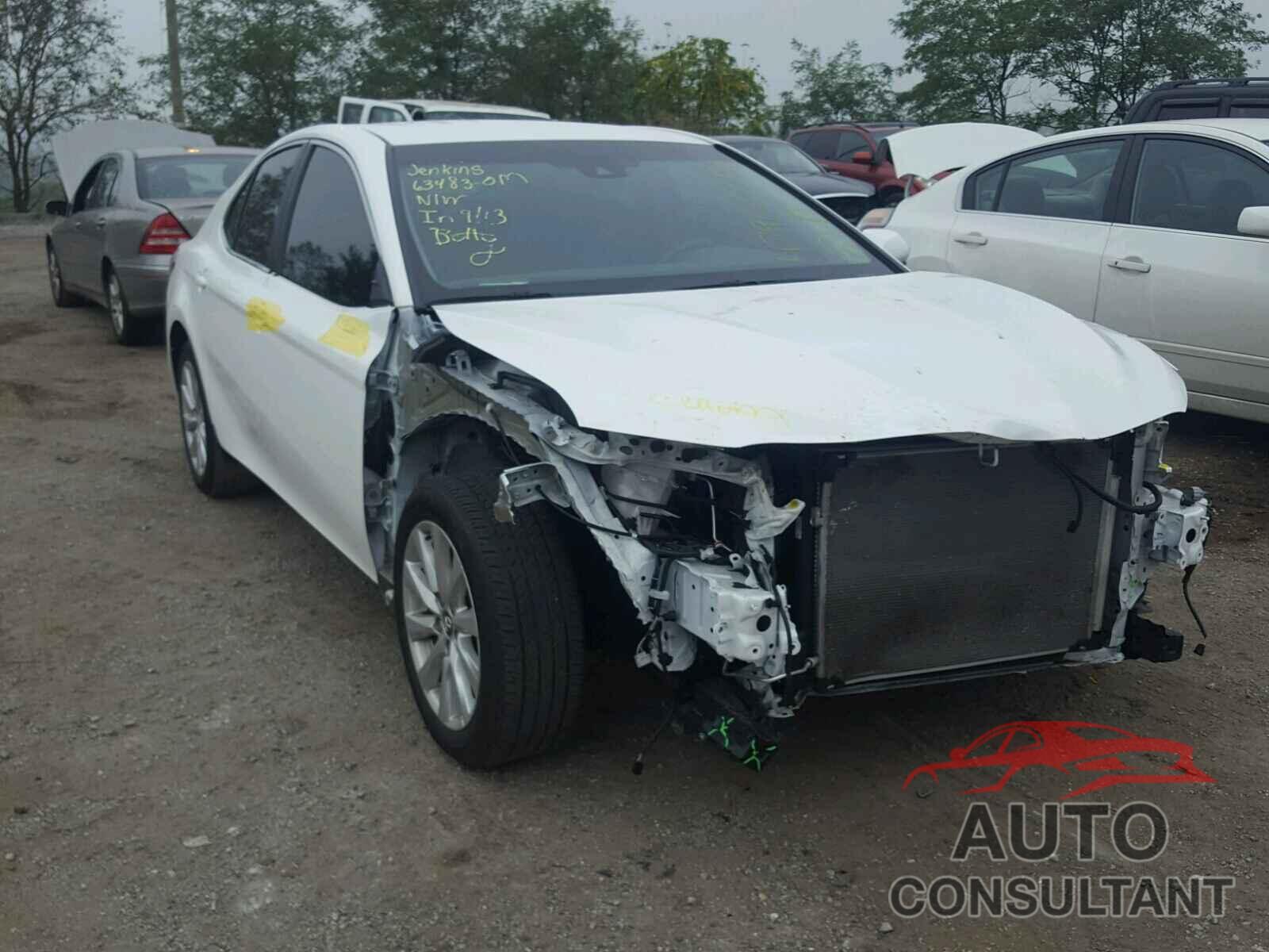 TOYOTA CAMRY 2018 - 4T1B11HK0JU037234