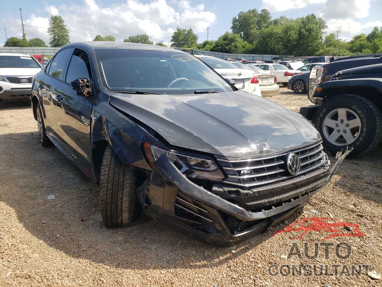 VOLKSWAGEN PASSAT 2018 - 1VWAA7A33JC023904