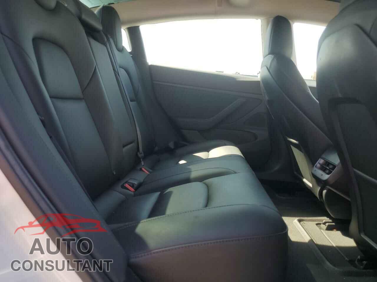 TESLA MODEL 3 2019 - 5YJ3E1EA3KF483719