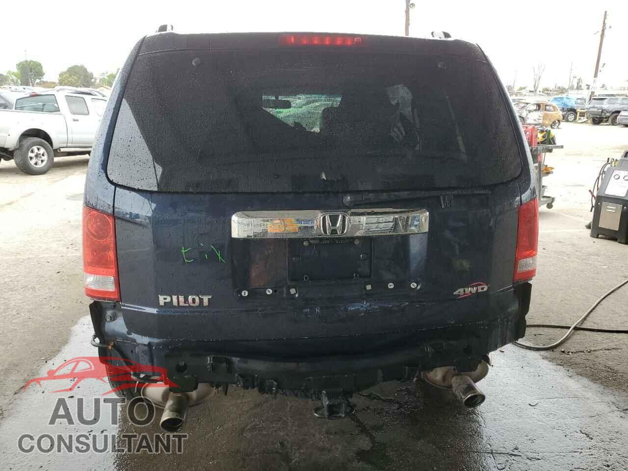 HONDA PILOT 2011 - 5FNYF4H45BB011919