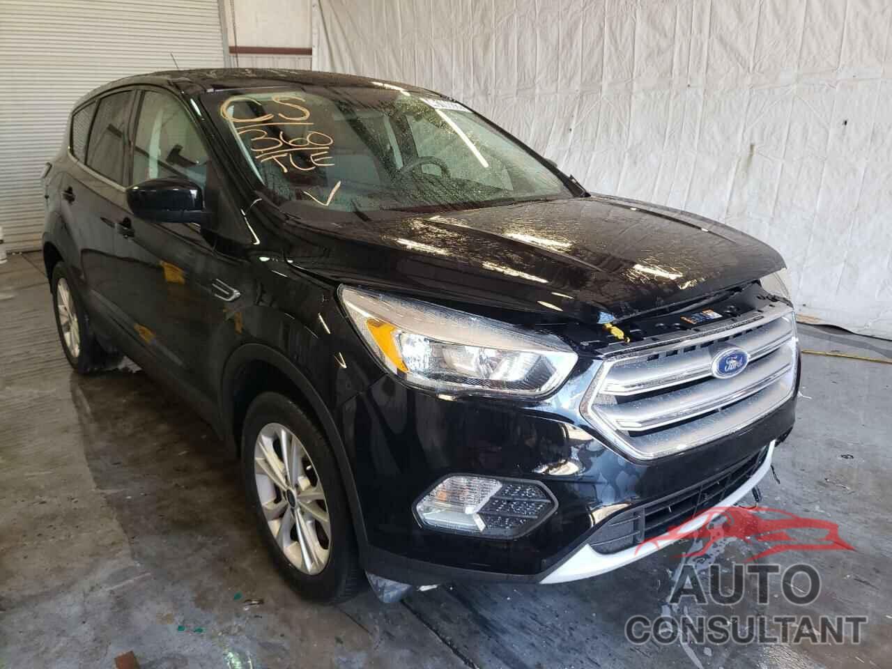 FORD ESCAPE 2017 - 1FMCU9GD5HUD25693