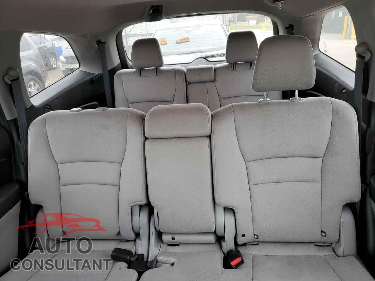 HONDA PILOT 2017 - 5FNYF5H16HB044657