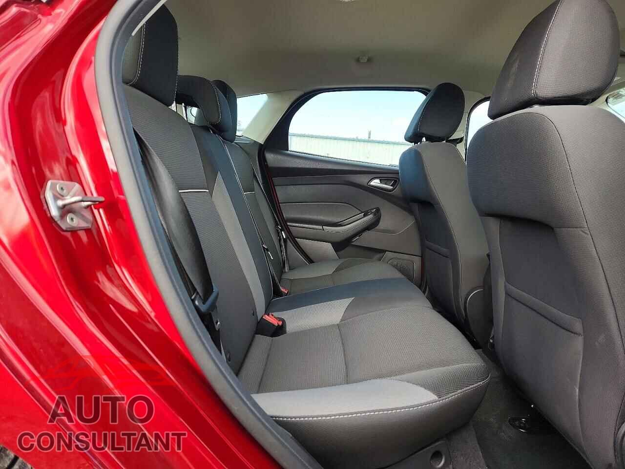 FORD FOCUS 2014 - 1FADP3K27EL228103