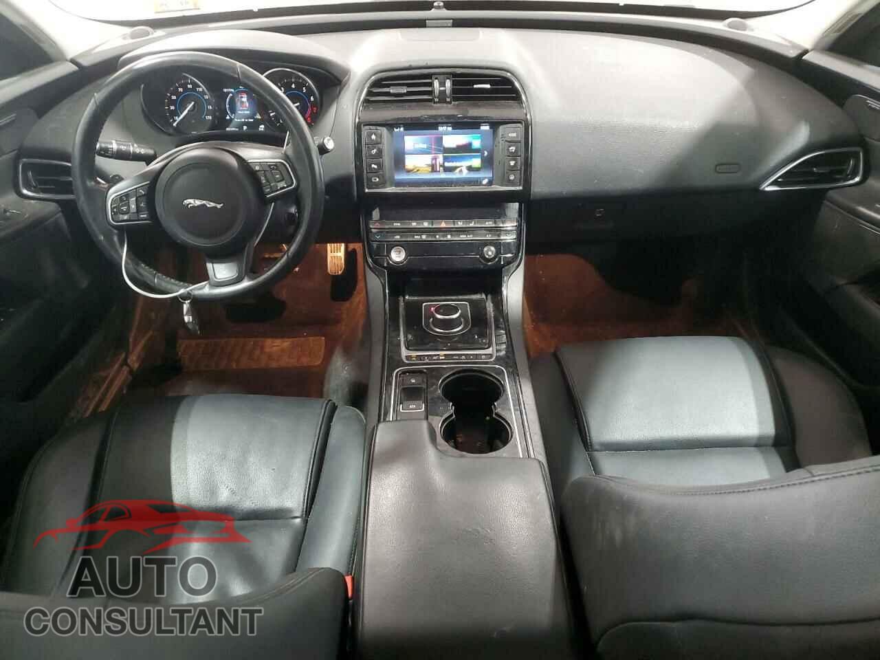 JAGUAR XE 2017 - SAJAJ4BV5HA958446