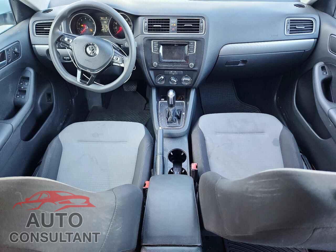 VOLKSWAGEN JETTA 2017 - 3VW2B7AJ1HM359690