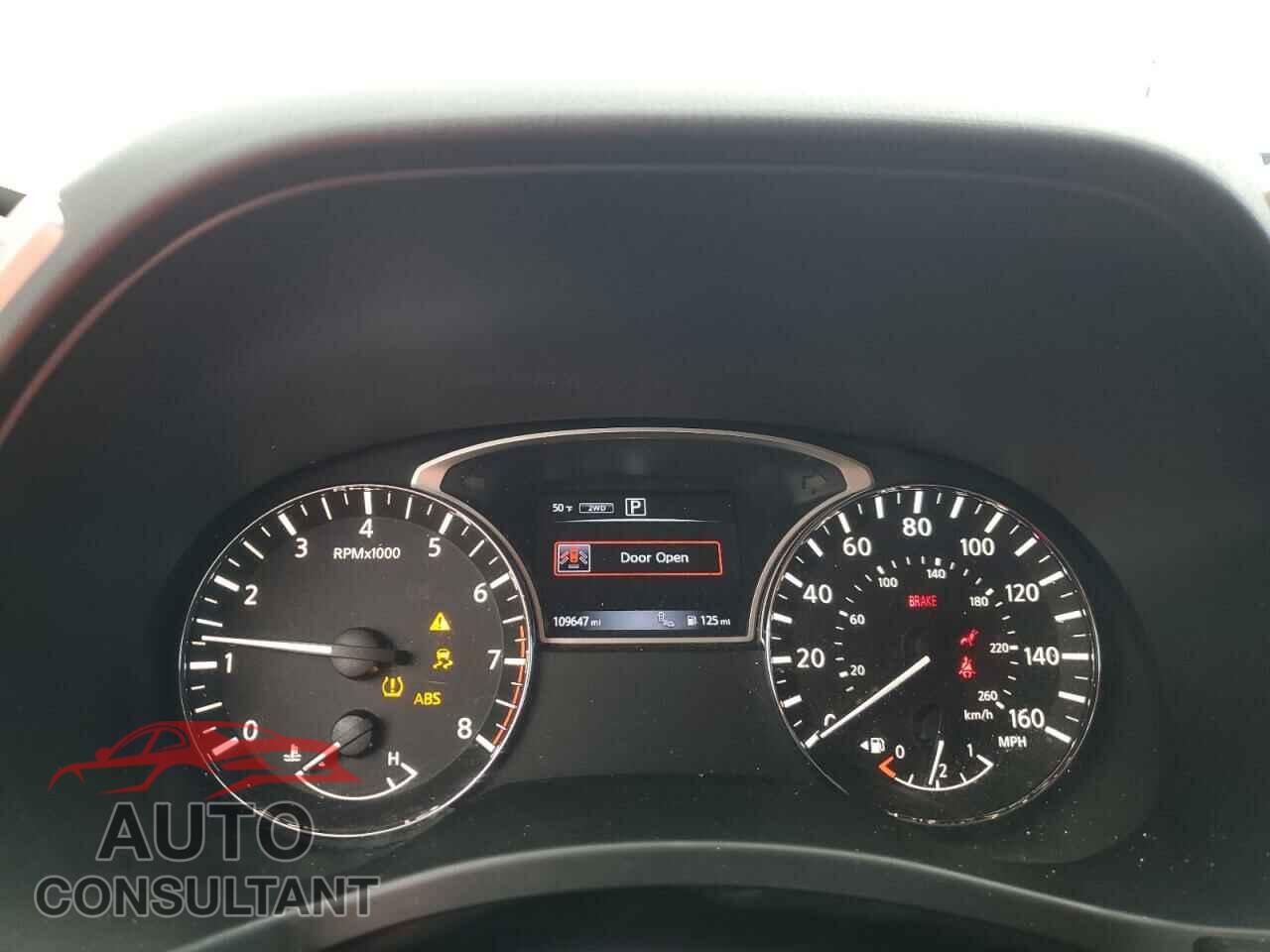NISSAN PATHFINDER 2017 - 5N1DR2MM8HC679229