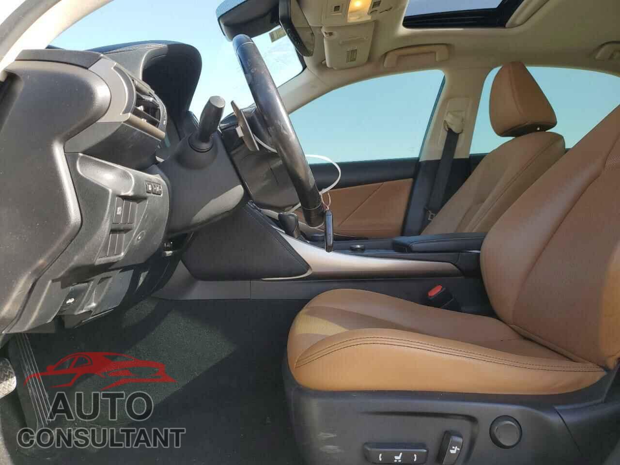 LEXUS IS 2017 - JTHBA1D23H5044112