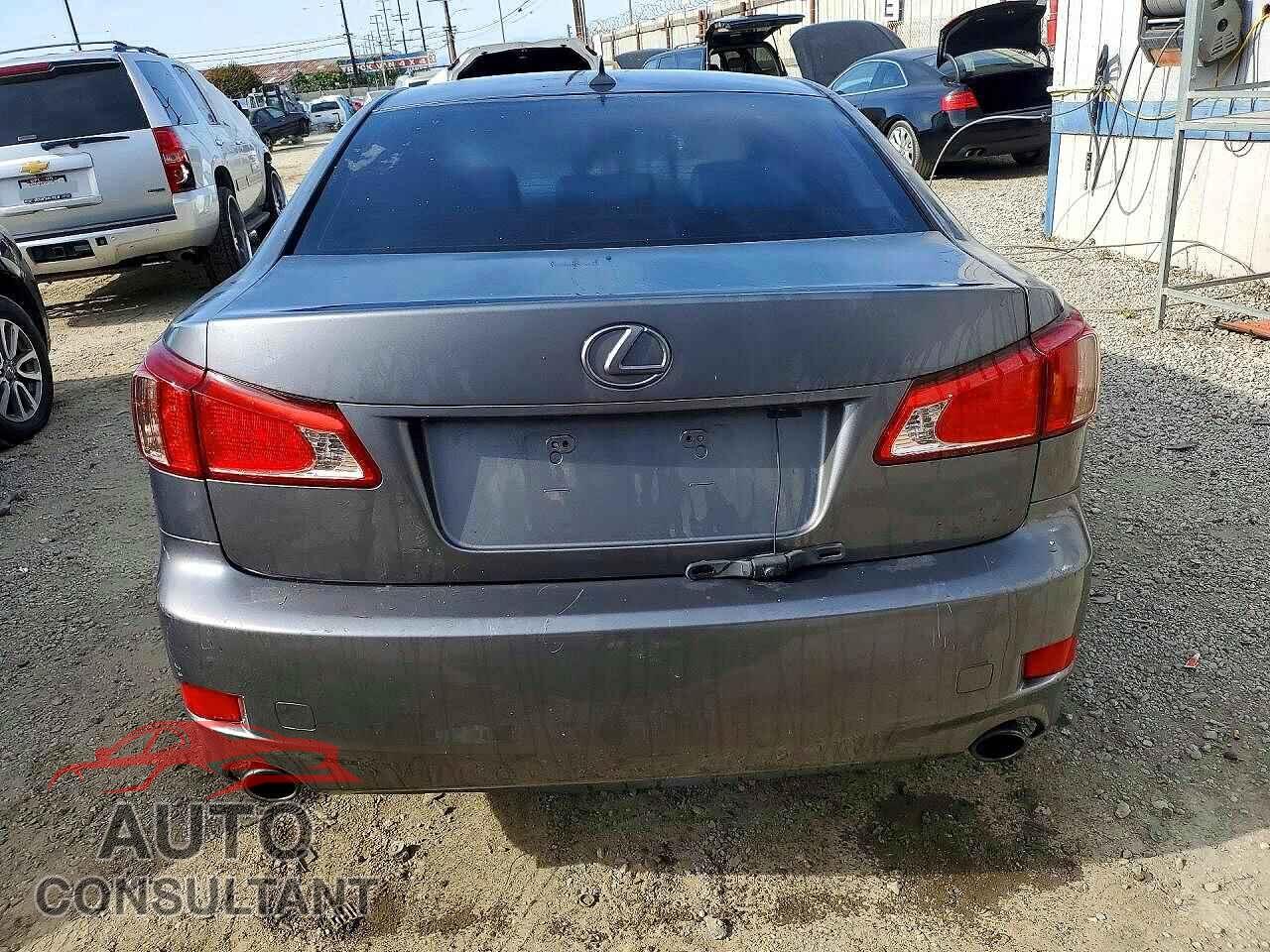 LEXUS IS 2012 - JTHBF5C20C5177686