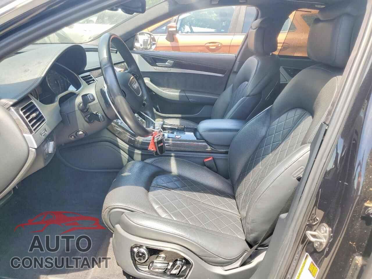 AUDI S8 2020 - WAUD2AFD2DN020235