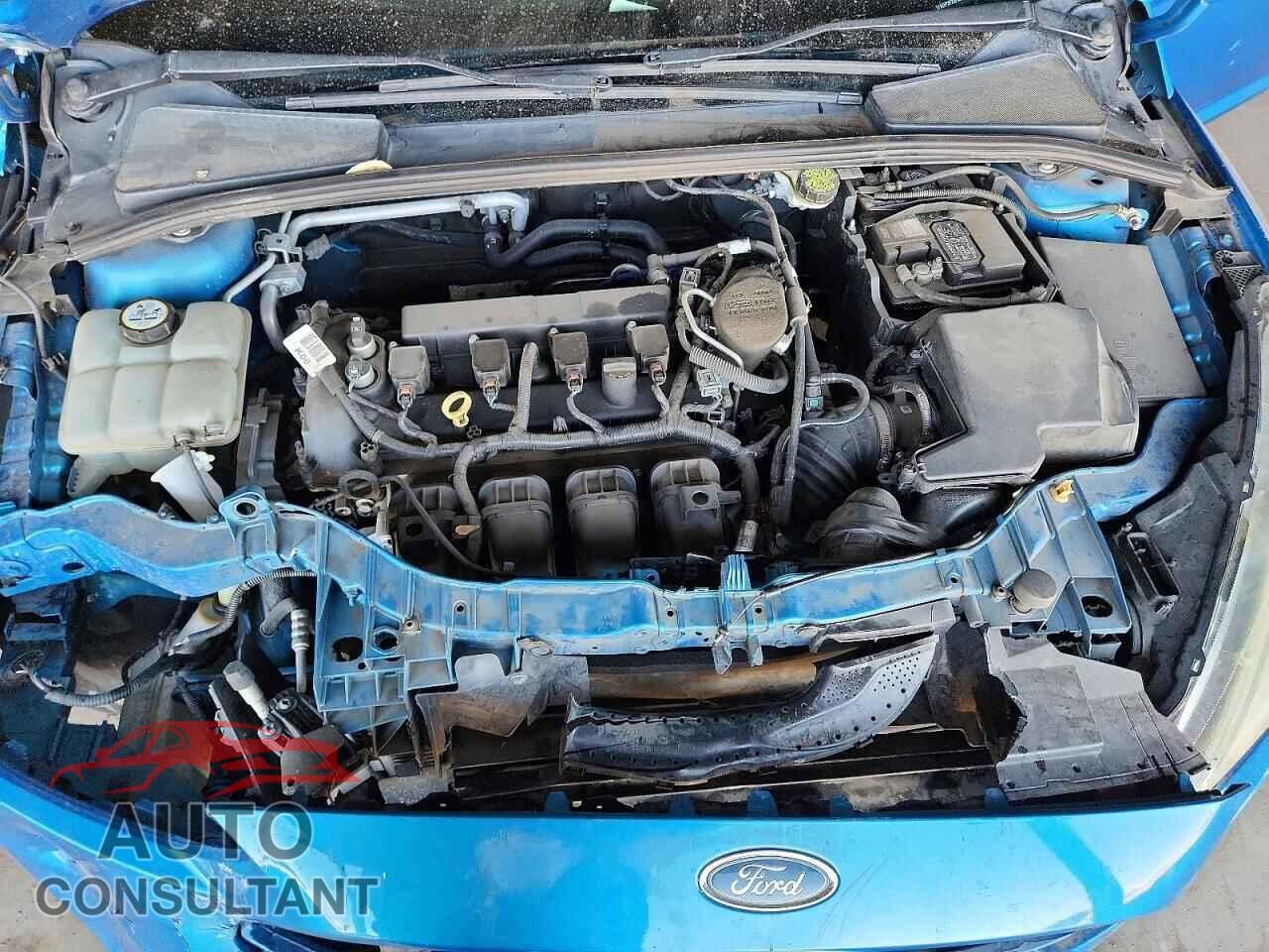 FORD FOCUS 2015 - 1FADP3F22FL211110